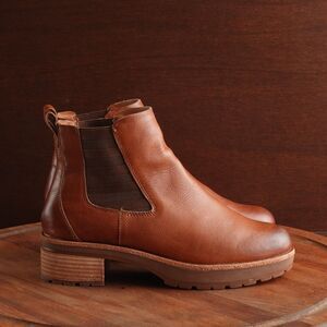 Kork Ease Boots Womens SZ 9M Brown Waylin Leather Ankle Lug Sole Pull On Casual
